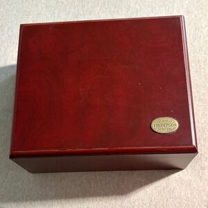 Thompson & CO 1915 Wood cigar  Box - Deep cherry